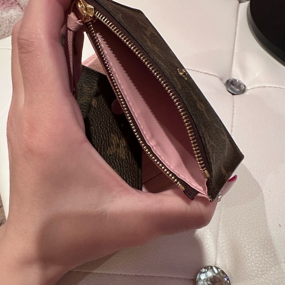 Louis Vuitton Brown Monogram Wallet with Pink Button - Picture 4 of 7